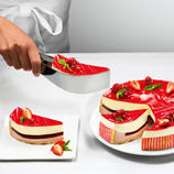  Genial: Der preisgekr&ouml;nte &bdquo;Cake Server&ldquo; ist Tortenschneider und Servierzange zugleich.