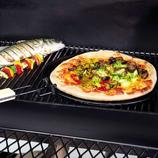  Speziell f&uuml;r Pizza entwickelt wurde die 32-cm-Platte mit abnehmbaren Stiel (separat erh&auml;ltlich).