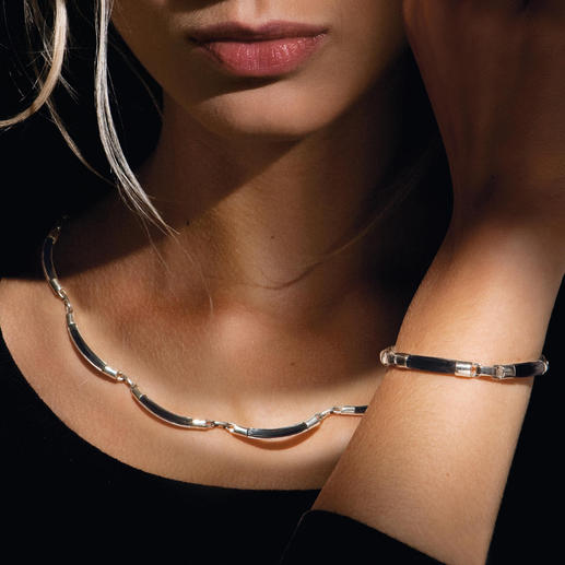 Giraffenhaar-Armband oder -Kette Der Gl&uuml;cksbringer aus Swasiland: Silberschmuck mit echtem Giraffenhaar.