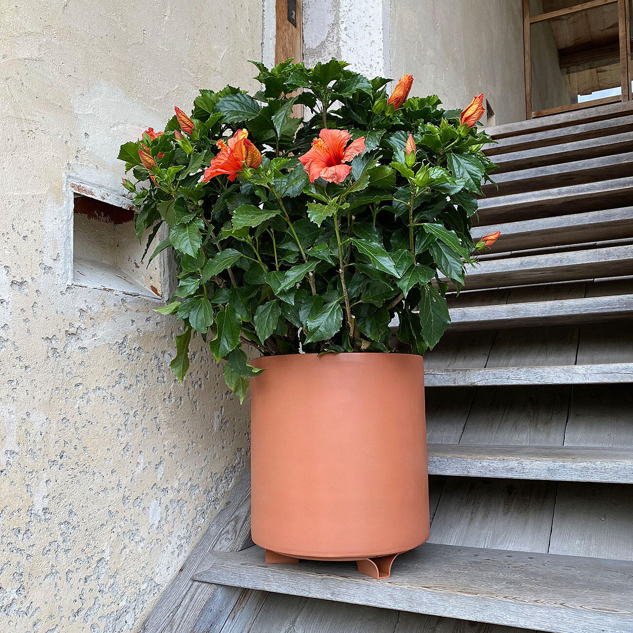 Tusco TR22BK Runder Blumentopf Mit Untersetzer In Schwarz – Robuster Outdoor-Pflanzkübel