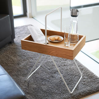 Tablett-Tisch „Emil“ Vielseitig, platzsparend, leicht und mobil. Aus wertvollem Eichenholz und Aluminium.