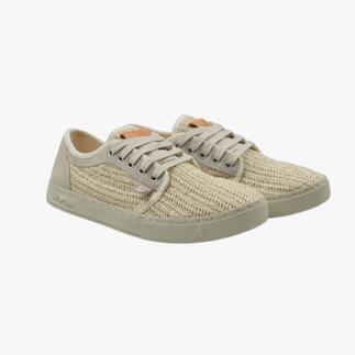 Beige Flecht-Sneaker mit Schnürsenkeln im Paaransicht.