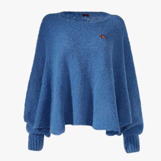 Blaue Bouclé-Poncho-Pullover von vorne mit weitem Schnitt