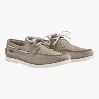 Beiger Snipe® Leder-Bootsschuh mit klassischem Design und Schnürung.