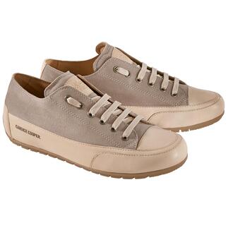 Zwei Candice Cooper Edel-Sneaker in Beige nebeneinander.