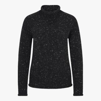 Schwarzer Pullover mit Stehkragen auf weißem Hintergrund.