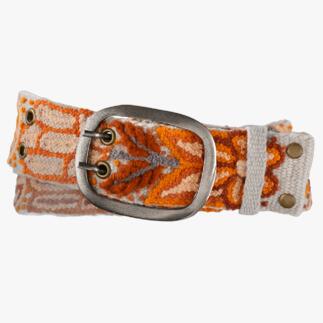 Gürtel mit vielfarbigem Peru-Stick in Orange und Grau.