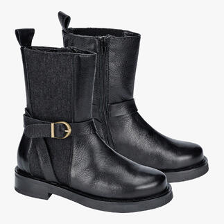 Schwarze Bikerboots mit seitlichem Reißverschluss und Schnalle.