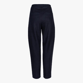 Rückansicht einer dunkelblauen Pull-on-Bundfaltenhose