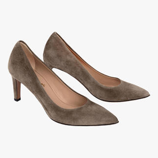 Zwei dunkle Soft-Pumps mit spitzem Design und mittelhohem Absatz.