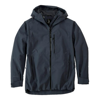 Schwarze Hardshell-Jacke geöffnet, sichtbar mit Taschen.