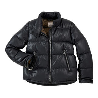 Schwarze Lammnappa-Daunenjacke für Damen, leicht glänzend.