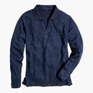 Blaues Langarm-Shirt liegt flach auf einer Oberfläche.