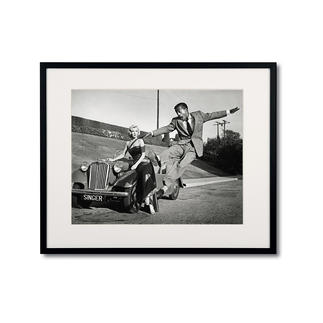 Frank Worth – Marilyn Monroe – Sammy Davis Jr./ Set how to marry a millionaire, 1953 Frank Worth – Freund und Fotograf der großen Hollywoodstars. Hochwertige Edition auf Barytpapier: In den 50er-Jahren ein Schnappschuss –­­ heute ein begehrtes Sammlerobjekt. Maße: gerahmt 70 x 60 cm