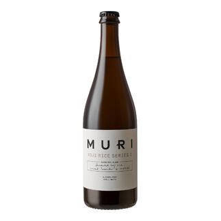 Flasche Muri Koji Rice mit stilvollem Etikett.