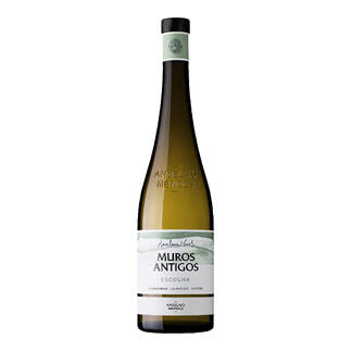 Weinflasche Muros Antigos Escolha 2024 mit elegantem Etikett.