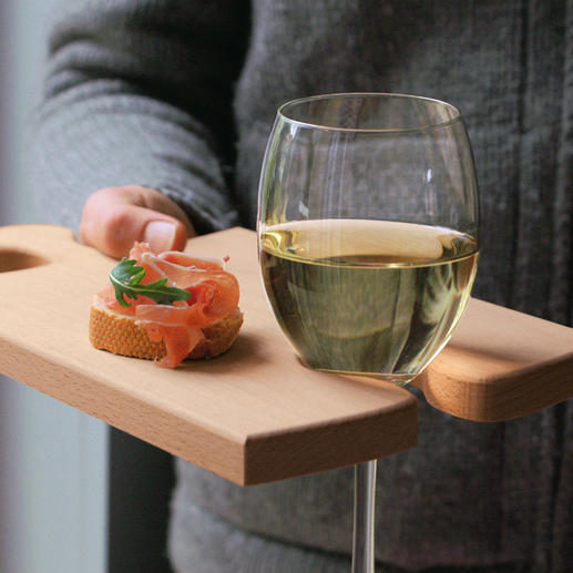 Beim Stehempfang, auf der Gartenparty, ... halten Sie Getränk und Canapés ganz bequem in einer Hand. Beim Stehempfang, auf der Gartenparty, ... halten Sie Getränk und Canapés ganz bequem in einer Hand.