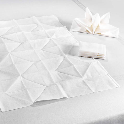 Statt oft nur 33 x 33 cm sind diese Origami-Servietten üppige 60 x 40 cm groß. Statt oft nur 33 x 33 cm sind diese Origami-Servietten üppige 60 x 40 cm groß.