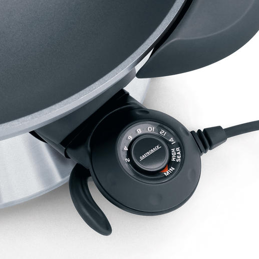 In 15 Temperaturstufen einstellbar. Vom sanften Schmoren (135 °C) bis zum scharfen Anbraten (290 °C). In 15 Temperaturstufen einstellbar. Vom sanften Schmoren (135 °C) bis zum scharfen Anbraten (290 °C).