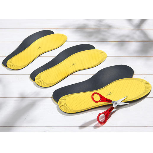 Die Einlegesohlen lassen sich schnell mit der Schere Ihrer Schuhgröße anpassen. Die Einlegesohlen lassen sich schnell mit der Schere Ihrer Schuhgröße anpassen.