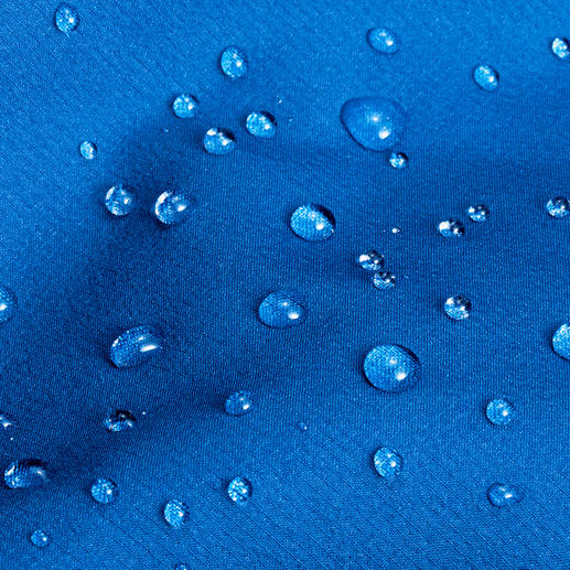 Schmutz- und Wasserabweisend dank Spezialimprägnierung mit Lotoseffekt. Schmutz- und Wasserabweisend dank Spezialimprägnierung mit Lotoseffekt.
