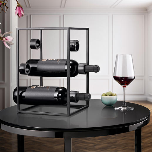 Design-Weinwürfel Drei Trends in einem: schwarzer Stahl, puristisches Design, geometrische Form.