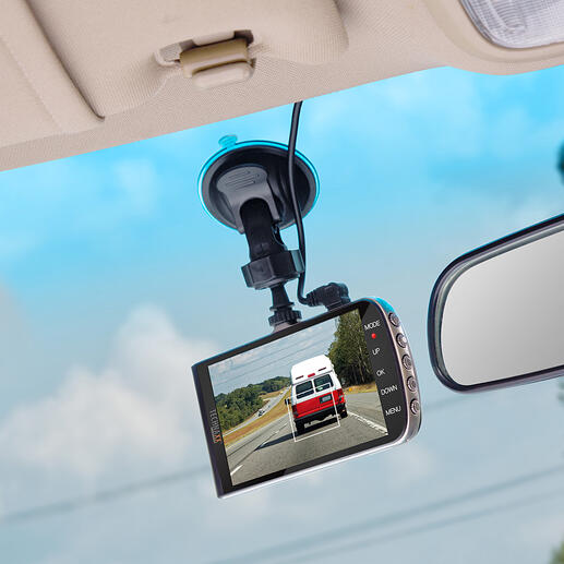 Dashcam mit Assistenzsystem Die bessere Car-Cam: Full HD-Videokamera und 3fach-Assistenzsystem zugleich.