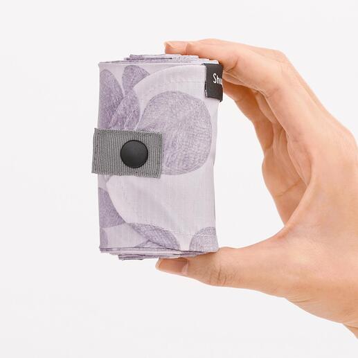 Gefaltet nur 8 x 6 cm klein – perfekt sogar auf winzigem Raum zu verstauen. Gefaltet nur 8 x 6 cm klein – perfekt sogar auf winzigem Raum zu verstauen.