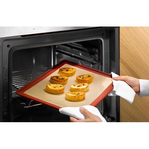NoStik Backmatte mit gebackenem Brot aus dem Ofen