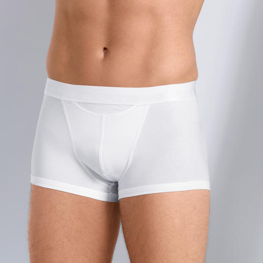 Weiße Herren-Boxershorts mit elastischem Bund, seitlich betrachtet.