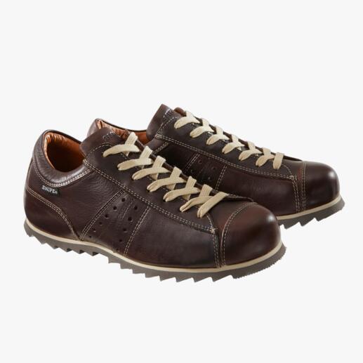 Zwei dunkelbraune Snipe® Ripple-Ledersneaker mit Schnürsenkeln