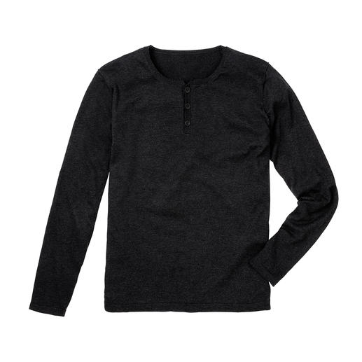 Der Henley-Pullover aus edlem Feinstrick statt T-Shirt-Jersey. Unvergleichlich weich dank handgepflückter peruanischer Pima-Cotton.