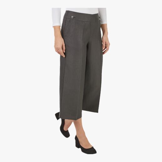 Die verkürzten Wide-leg-Pants aus 100 % Hanf. Modisch und ökologisch. Perfekt für den Sommer und viele Kombinationen.