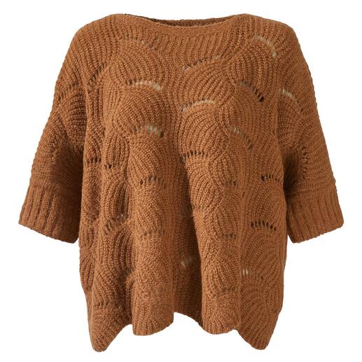 Der besonders feminine unter den modischen Boxy-Pullovern. Eine Rarität aus flauschigem Alpaka. Von Kero Design, Peru.