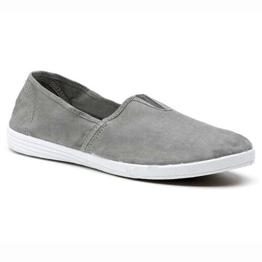 Der Slip-On, der nicht nur trendy, sondern auch nachhaltig ist. Von Natural World handmade in Spain. Zum erfeulich günstigen Preis.