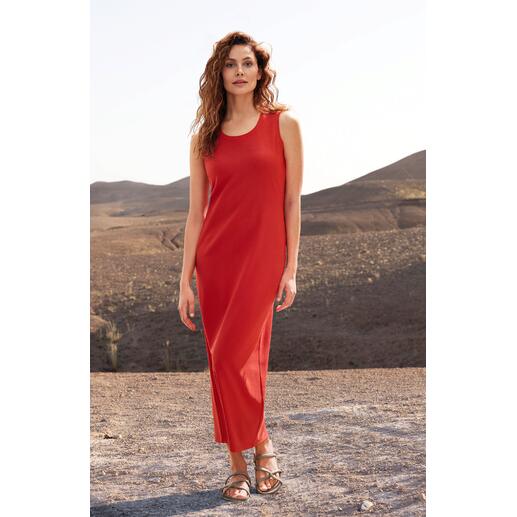Ärmelloses Kofferkleid in Karminrot, bodenlang.