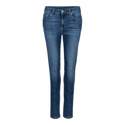 Frontansicht von blauen Jeans mit normalen Passform.