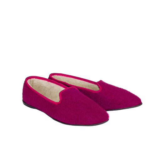 Zwei fuchsia Walk-Slipper nebeneinander auf weißem Hintergrund.