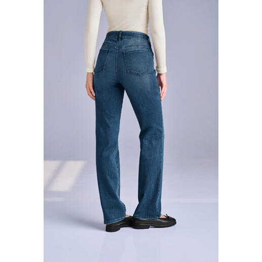 Die fantastisch bequeme Five-Pocket-Jeans mit integriertem Slimming-Effekt.  Von NYDJ®, Los Angeles.