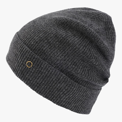 Dunkelgraue Kaschmir-Beanie von der Seite