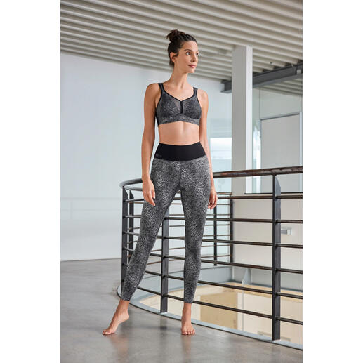 Die Sport-Leggings mit Designpreis. Und mit integrierten 3-D-Massagenoppen. Passend dazu: der „air control“-BH. Von Anita Active.