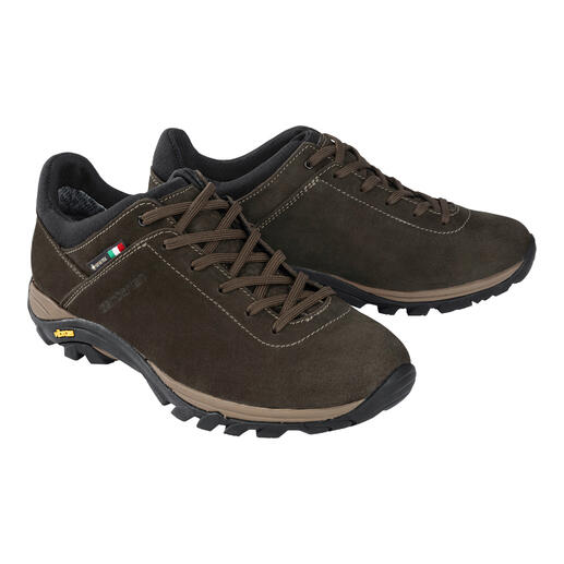 Zwei braune Zamberlan Sneaker Commute GTX nebeneinander auf einem weißen Hintergrund.