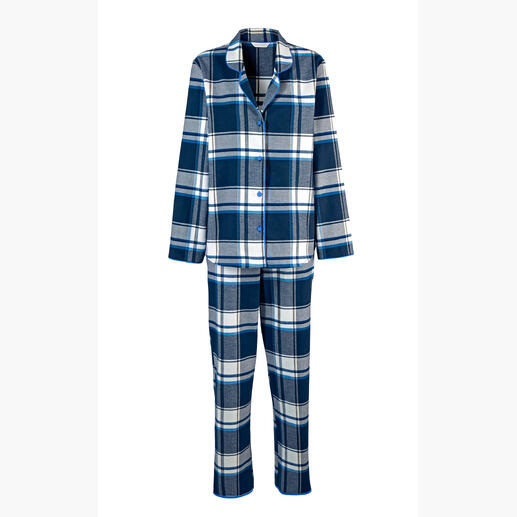Gestreifte Flanell-Pyjama für Damen auf weißem Hintergrund.