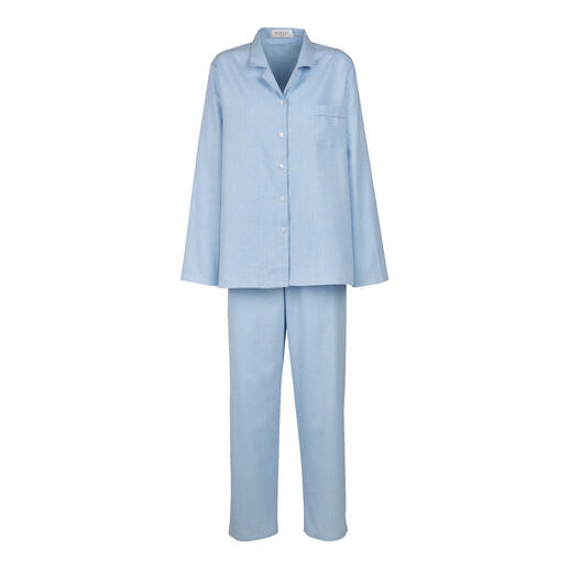 Novila Woll-Flanellpyjama in Größe 36, bestehend aus Hemd und Hose.