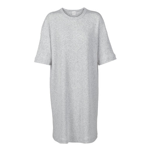 Graues Big Shirt ohne Ärmel auf weißem Hintergrund