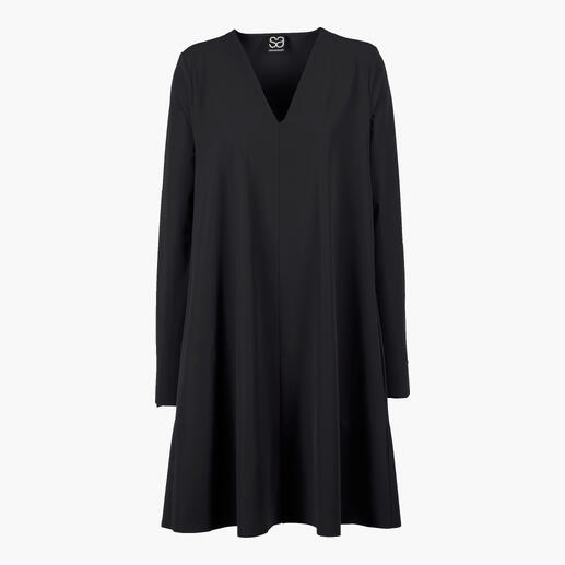 A-Shape-Dress von Sassenbach in Schwarz, mit V-Ausschnitt.