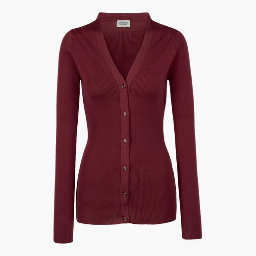 Rote Strickjacke mit V-Ausschnitt und Knöpfen.