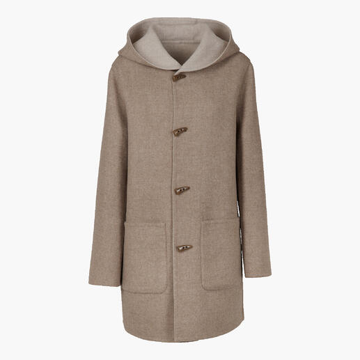Beige Alpaka-Doubleface-Dufflecoat mit Kapuze in voller Ansicht.