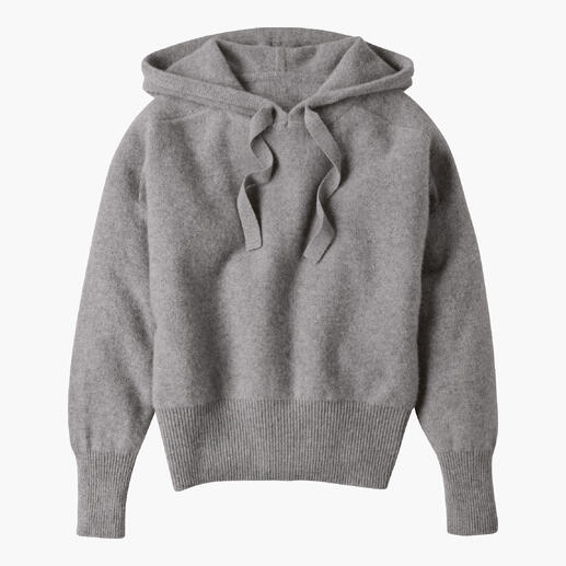 Der luxuriöse Boiled-Cashmere-Hoodie im aktuellen Oversized-Stil. Wie wird erlesenes Kaschmir noch weicher, noch wärmer? Einfach heißes Wasser zufügen. Graue Boiled Cashmere D-Hoodie auf hellem Hintergrund
