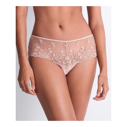 Vorderansicht eines Aubade Hüftslips in Sand mit feiner Stickerei.